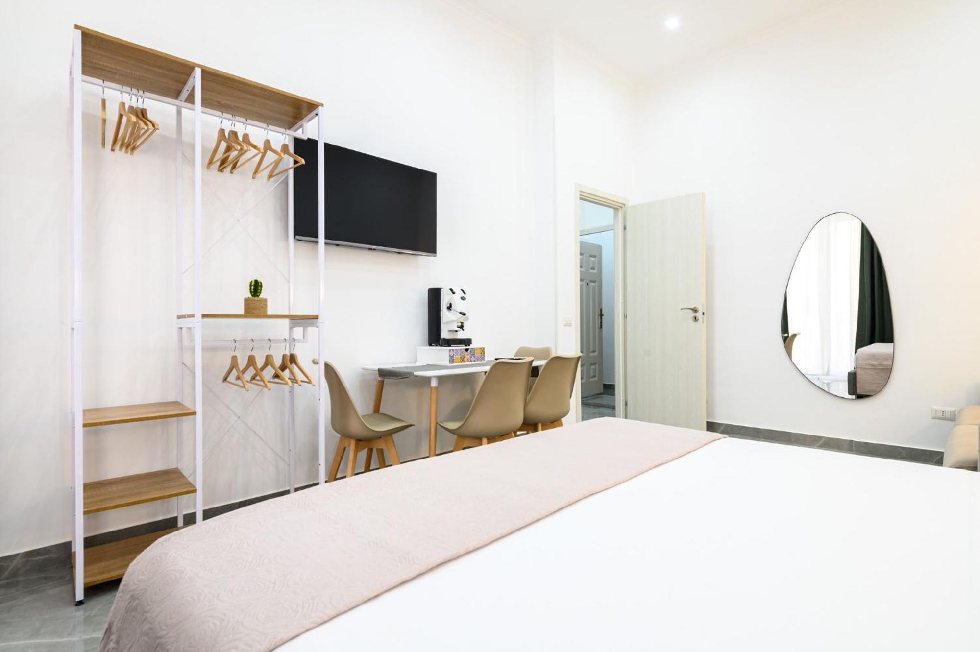 Giordano Suite Center Napoli Bagian luar foto