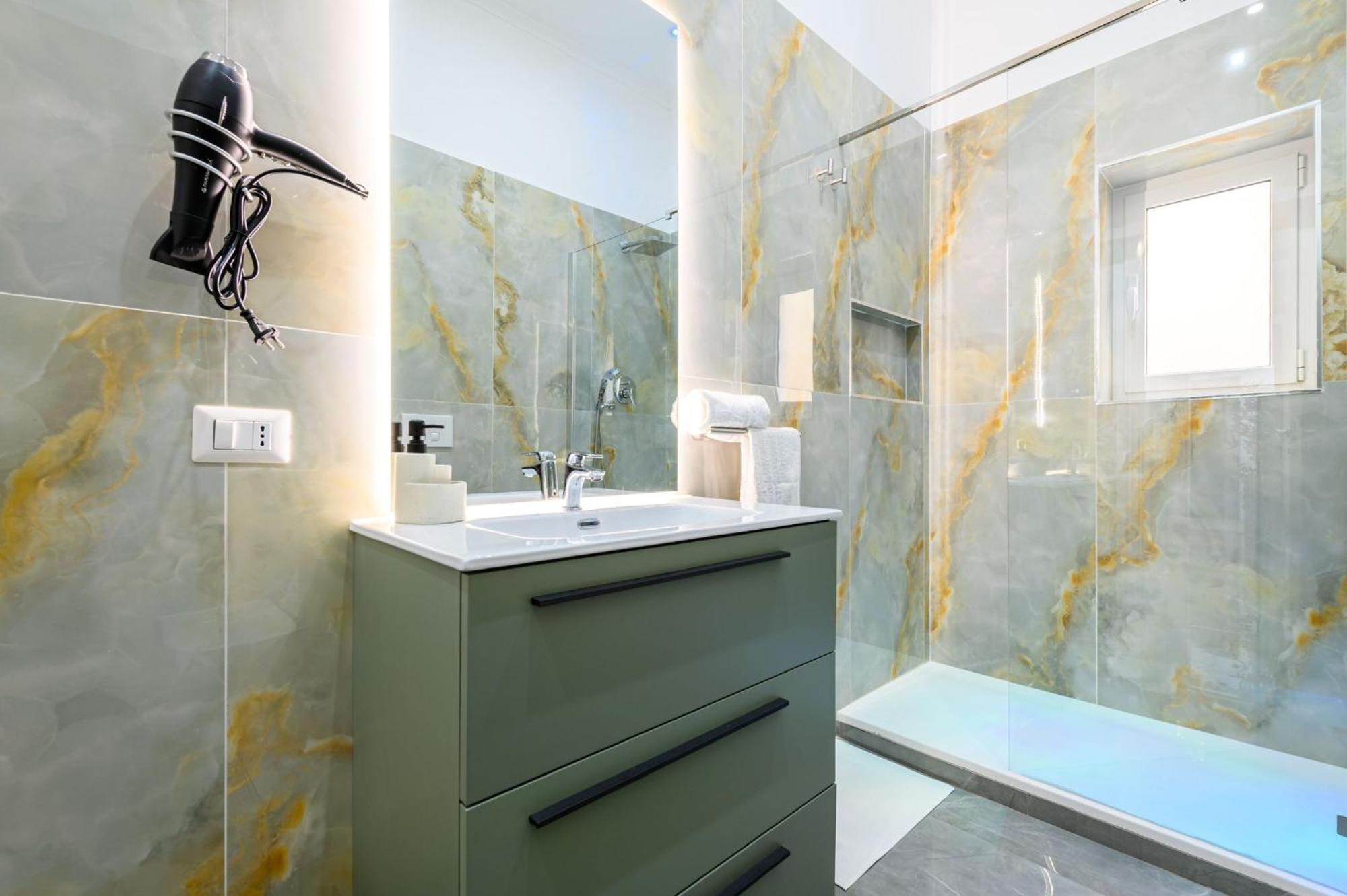 Giordano Suite Center Napoli Bagian luar foto