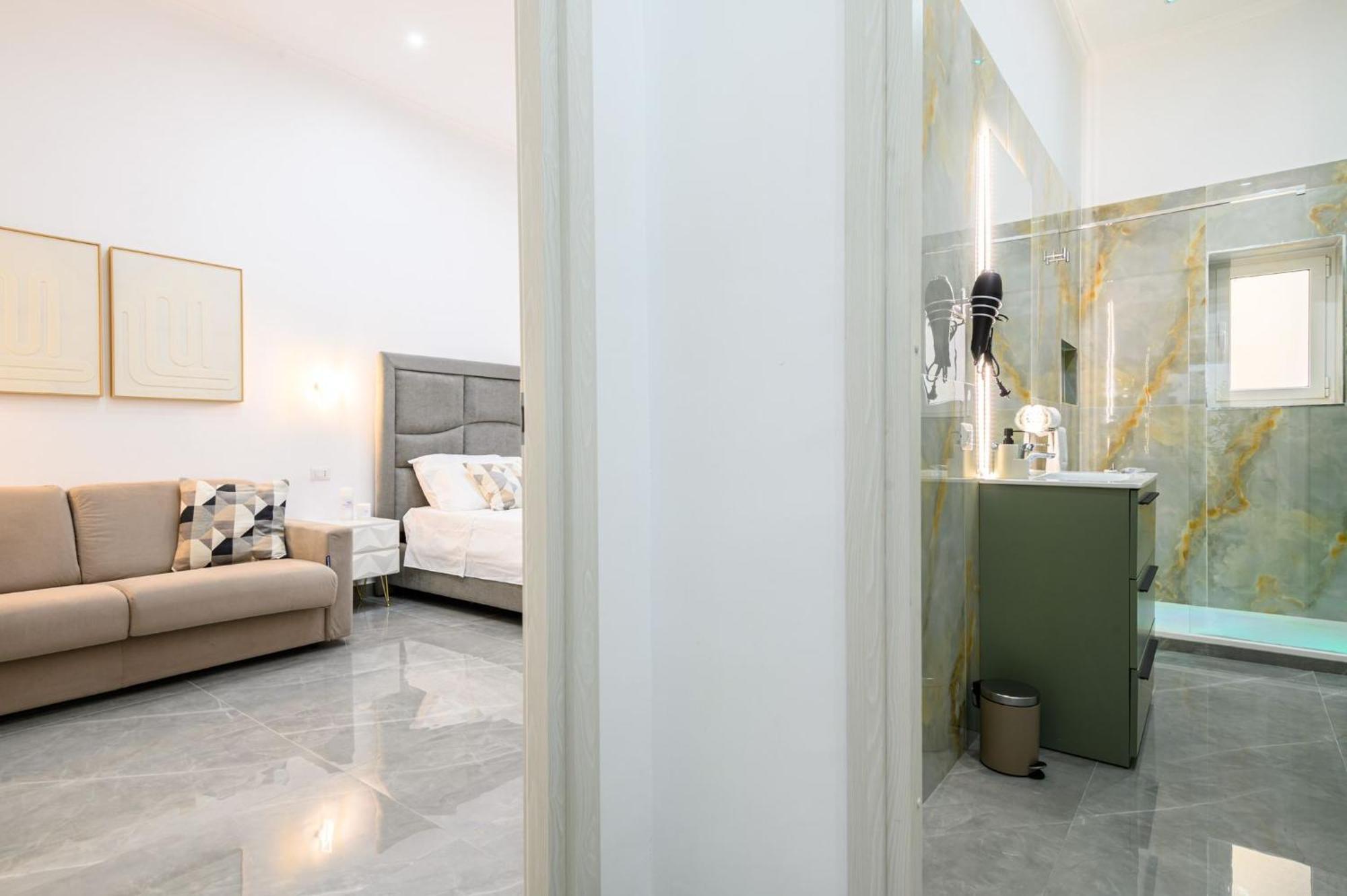 Giordano Suite Center Napoli Bagian luar foto