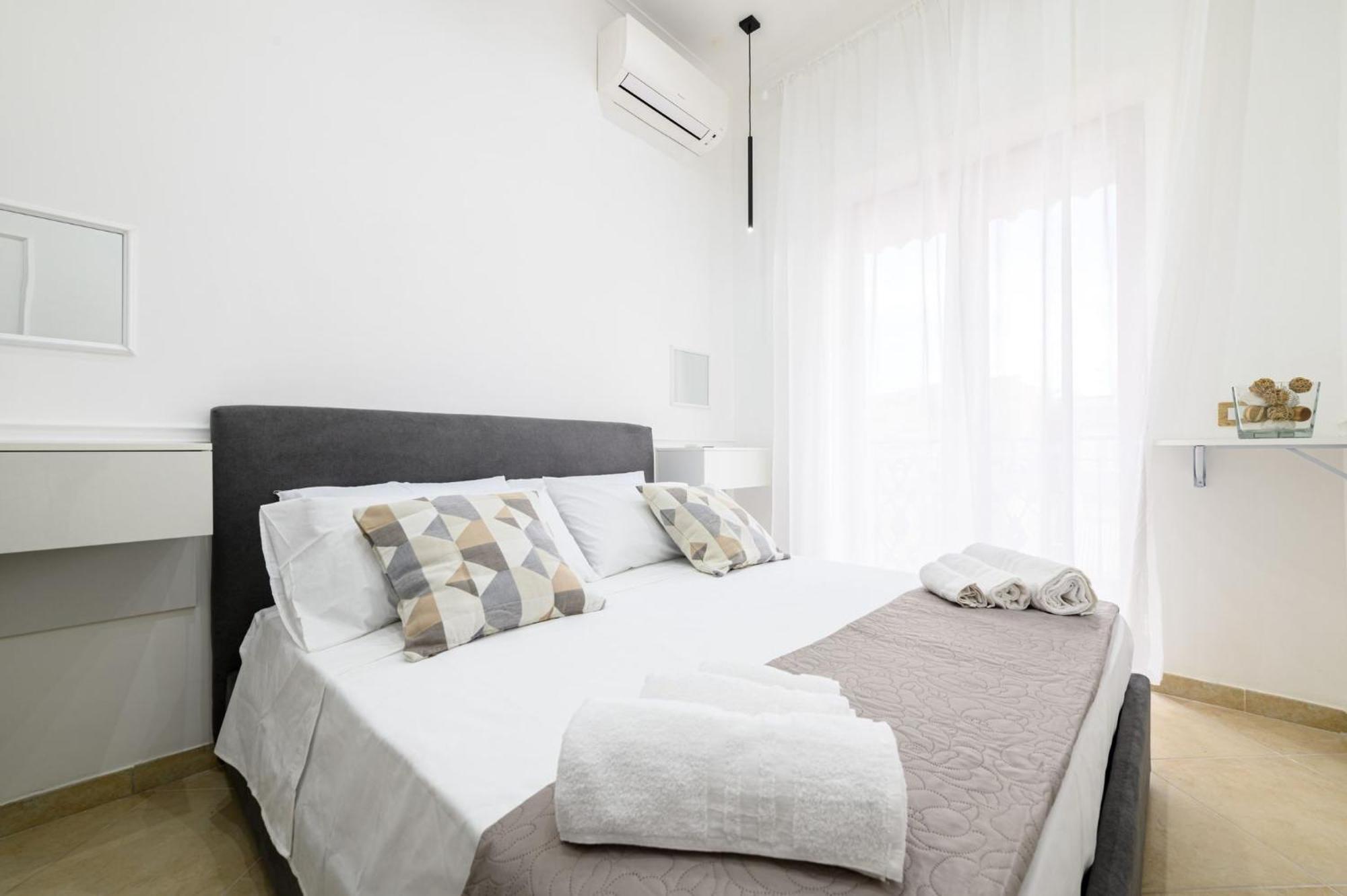 Giordano Suite Center Napoli Bagian luar foto
